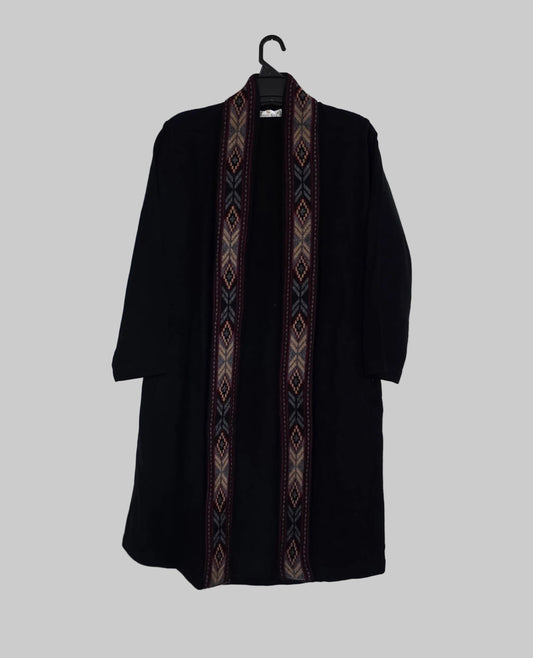 Shrug with Manali border