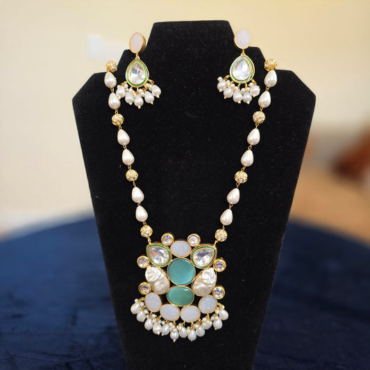 Pearl necklace set