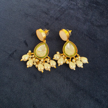 Pearl necklace set