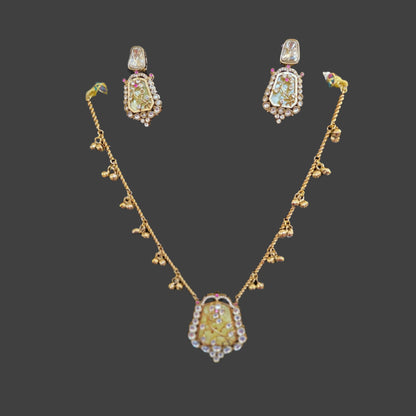 Necklace set