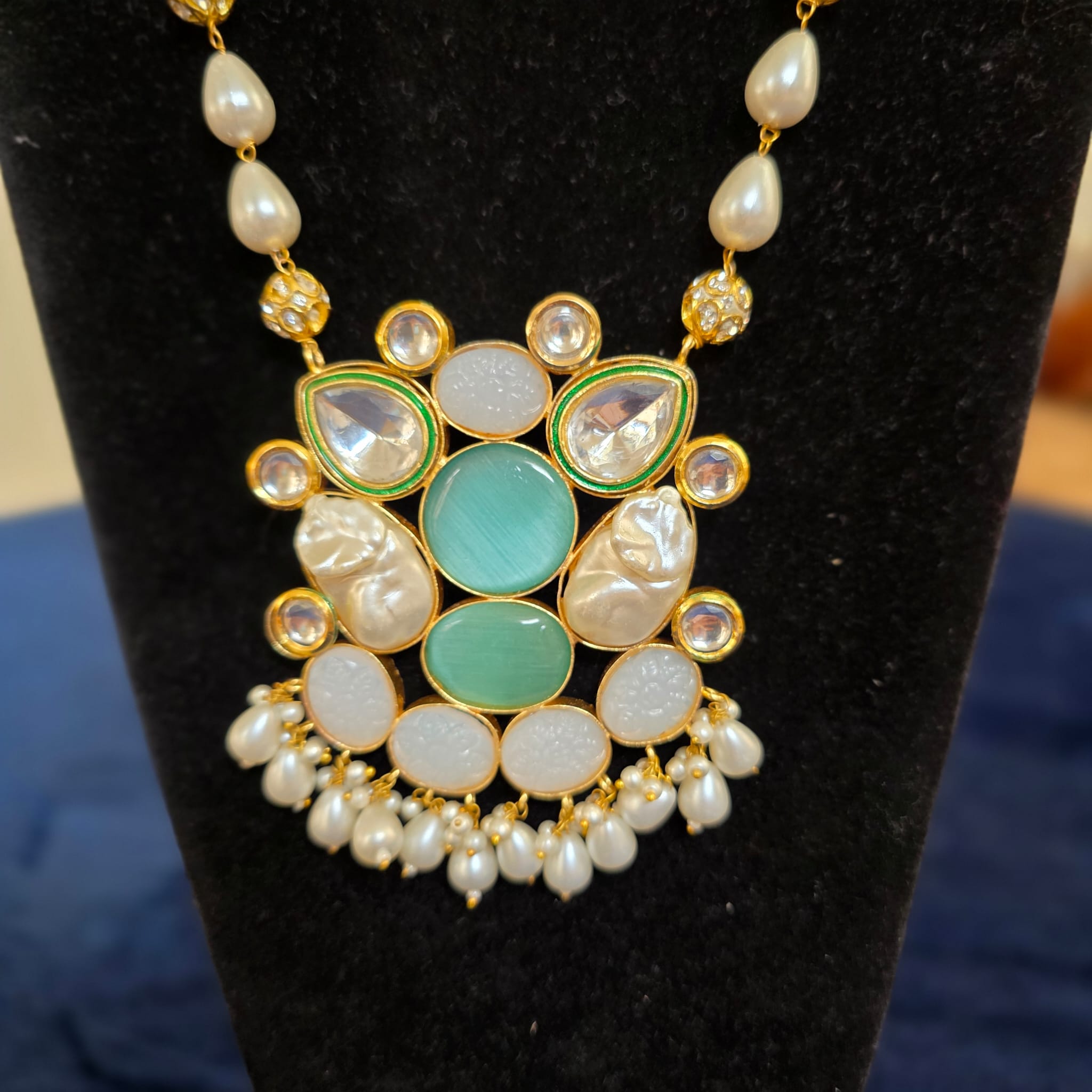 Pearl necklace set