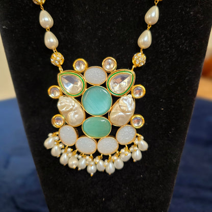 Pearl necklace set