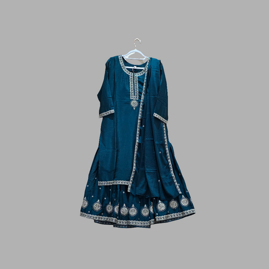 Chinon Sharara set