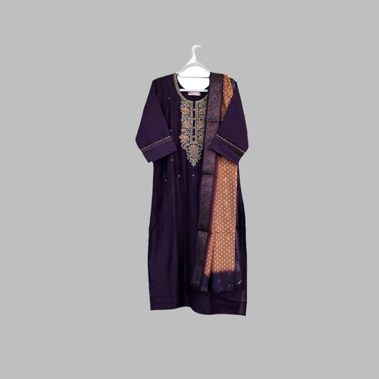 Dola silk suit