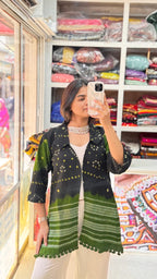 Woolen Bandhani shrug