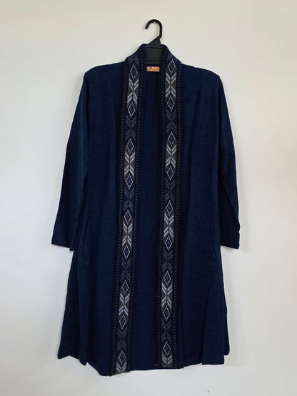 Shrug with Manali border