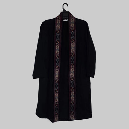 Shrug with Manali border