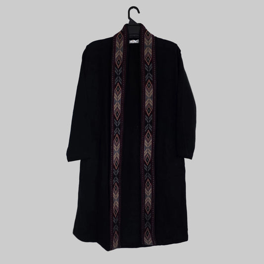 Shrug with Manali border