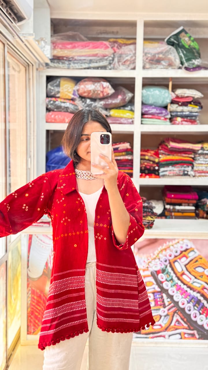 Woolen Bandhani shrug