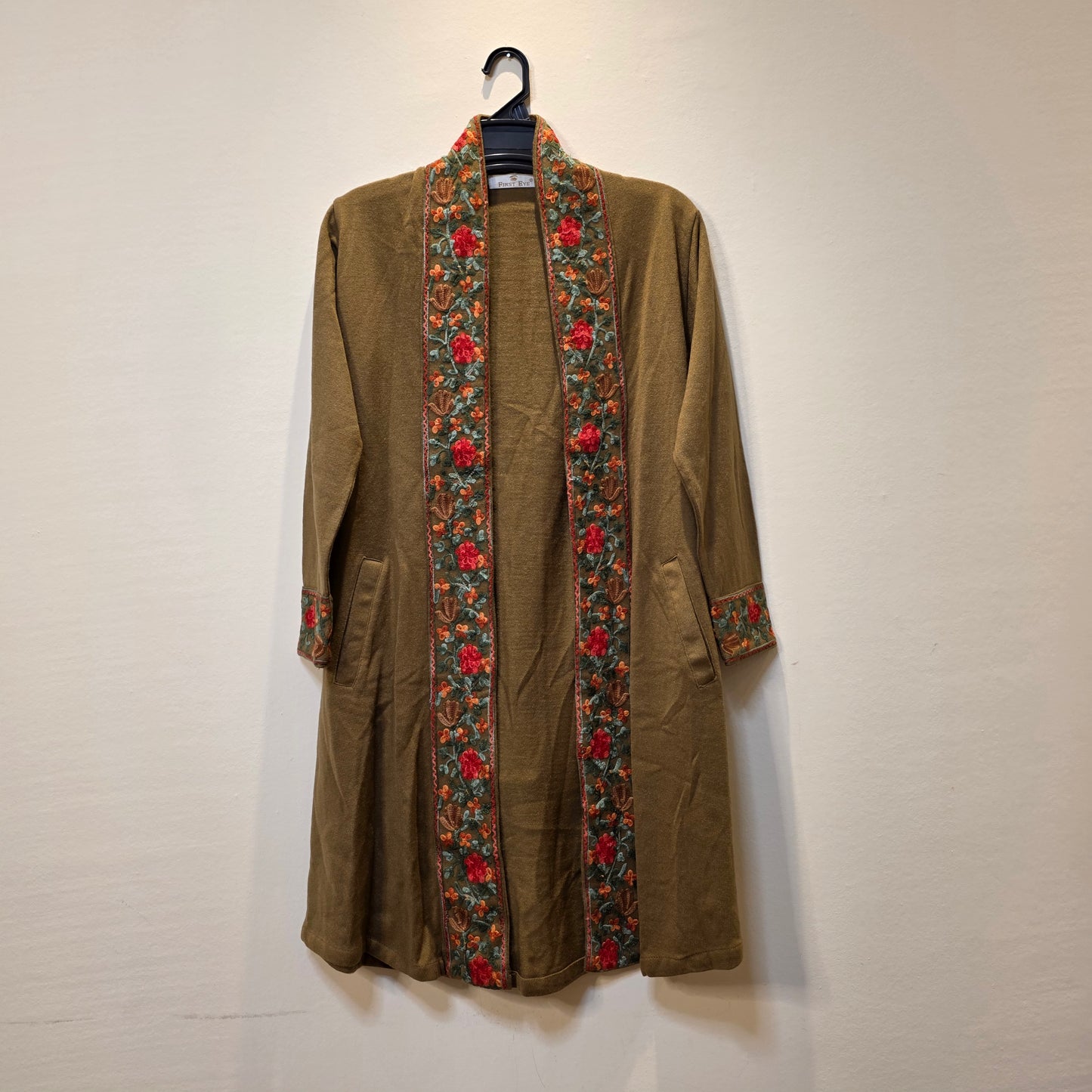 Shrug with Manali border