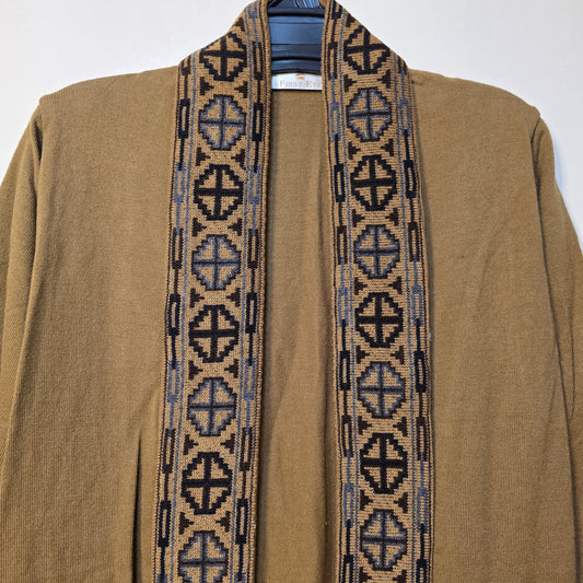 Shrug with Manali border