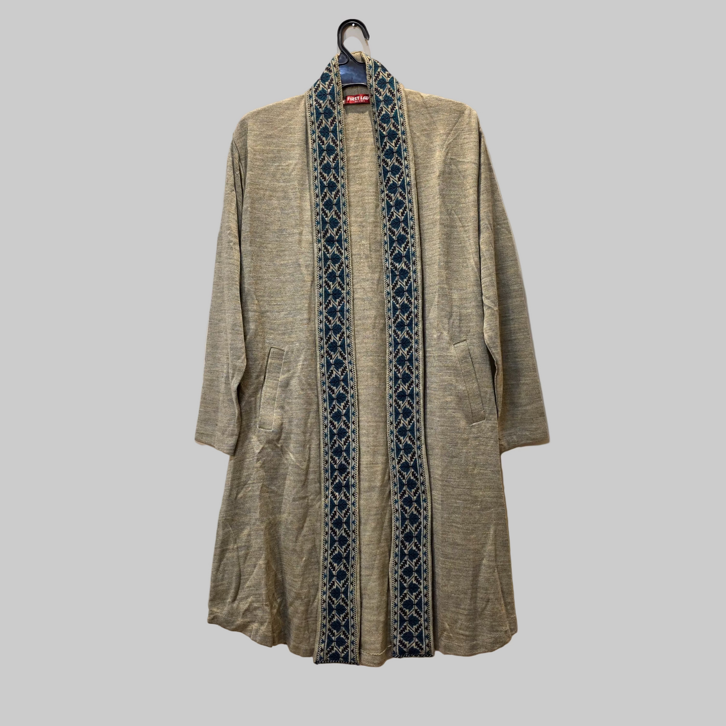 Shrug with Manali border