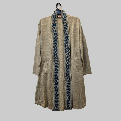 Shrug with Manali border