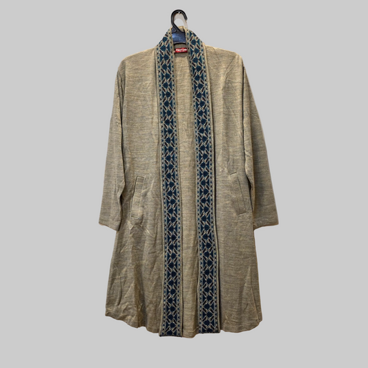 Shrug with Manali border